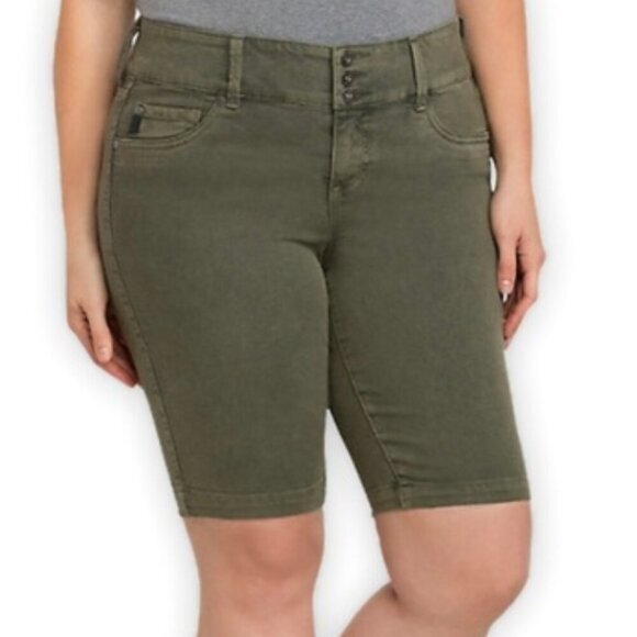 TORRID Plus Size Jegging Bermuda Shorts Olive Green 10.5" In Denim Jean Shorts - Picture 1 of 16